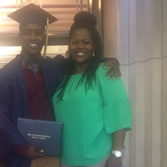 Meet your Posher, Danielle - Picture 1 of 1